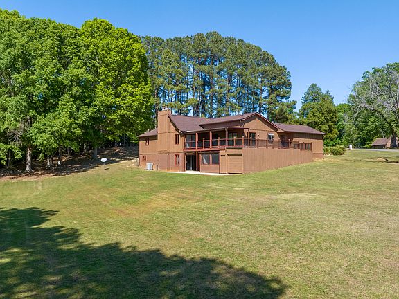 4th image of 2301 Quail Dr