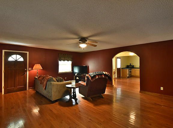 5th image of 2509 Goforth Ln