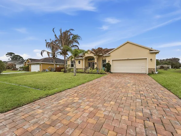 6988 NW Hartney Way, Port St Lucie, FL 34983