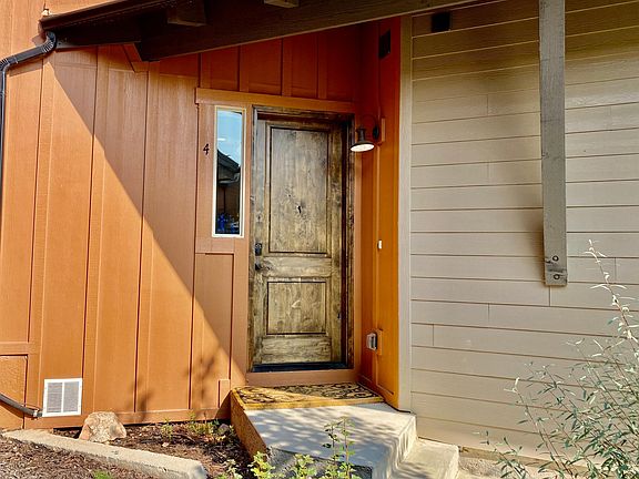 Private front entrance.