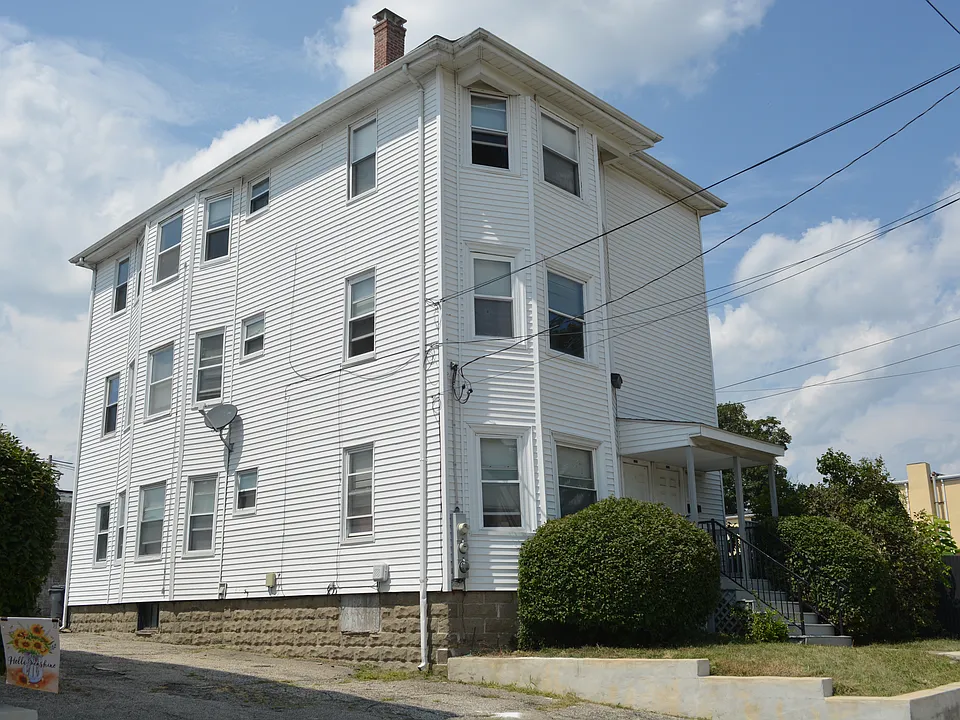 1172 N Main St #2
