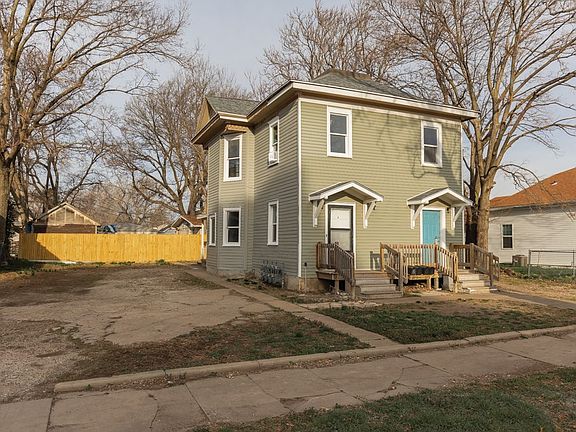 2nd image of 223 N 10th St