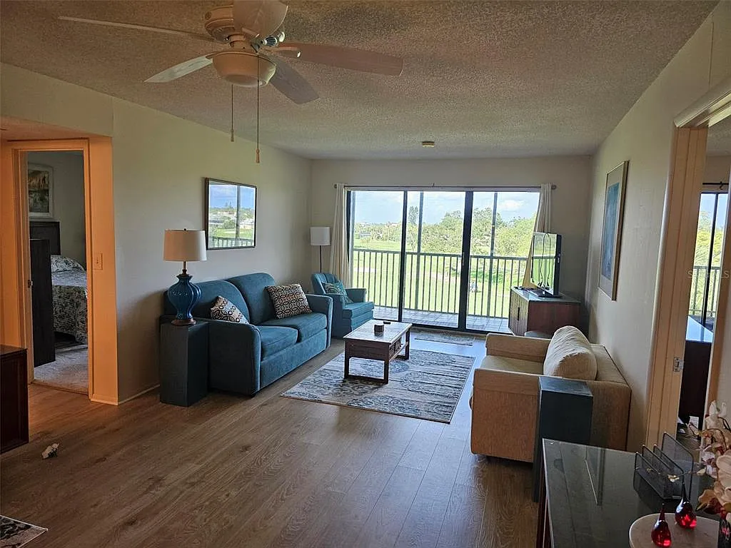 2 bed, 2.0 bath, 1178 sqft, $1,300 — Photo 3
