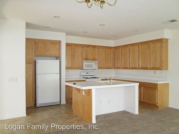 3rd image of 11822 Cypress Canyon Rd Unit 2