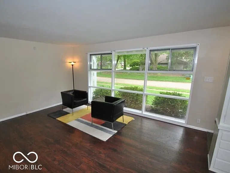 1220 Oak Ridge Dr — Photo 4