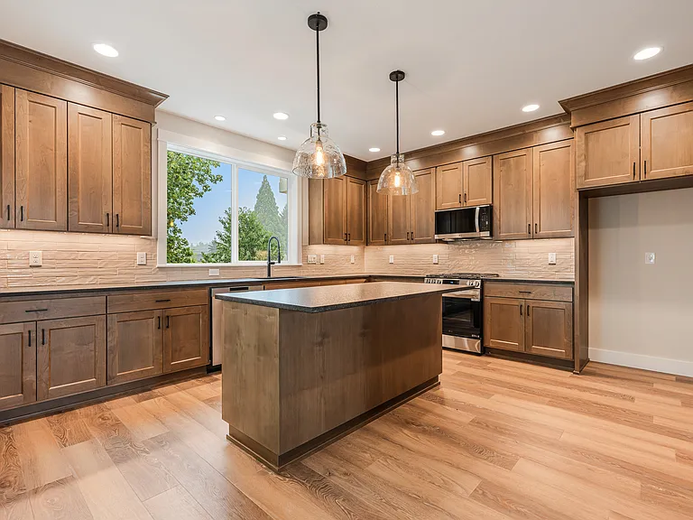 464 SE Haddock Ln — Photo 13