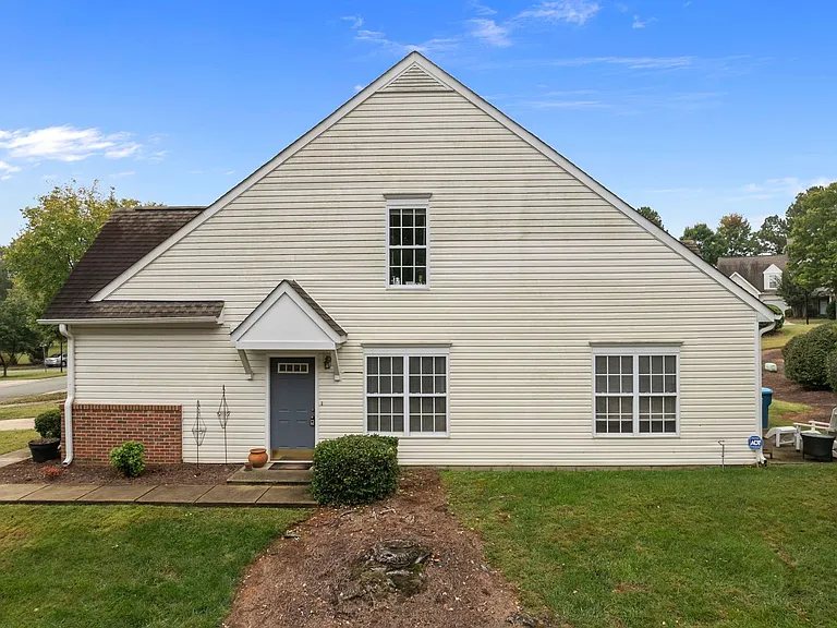 949 Pensford Dr — Photo 3