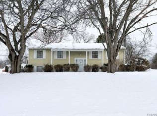 4974 Manor Hill Dr, Syracuse, NY 13215