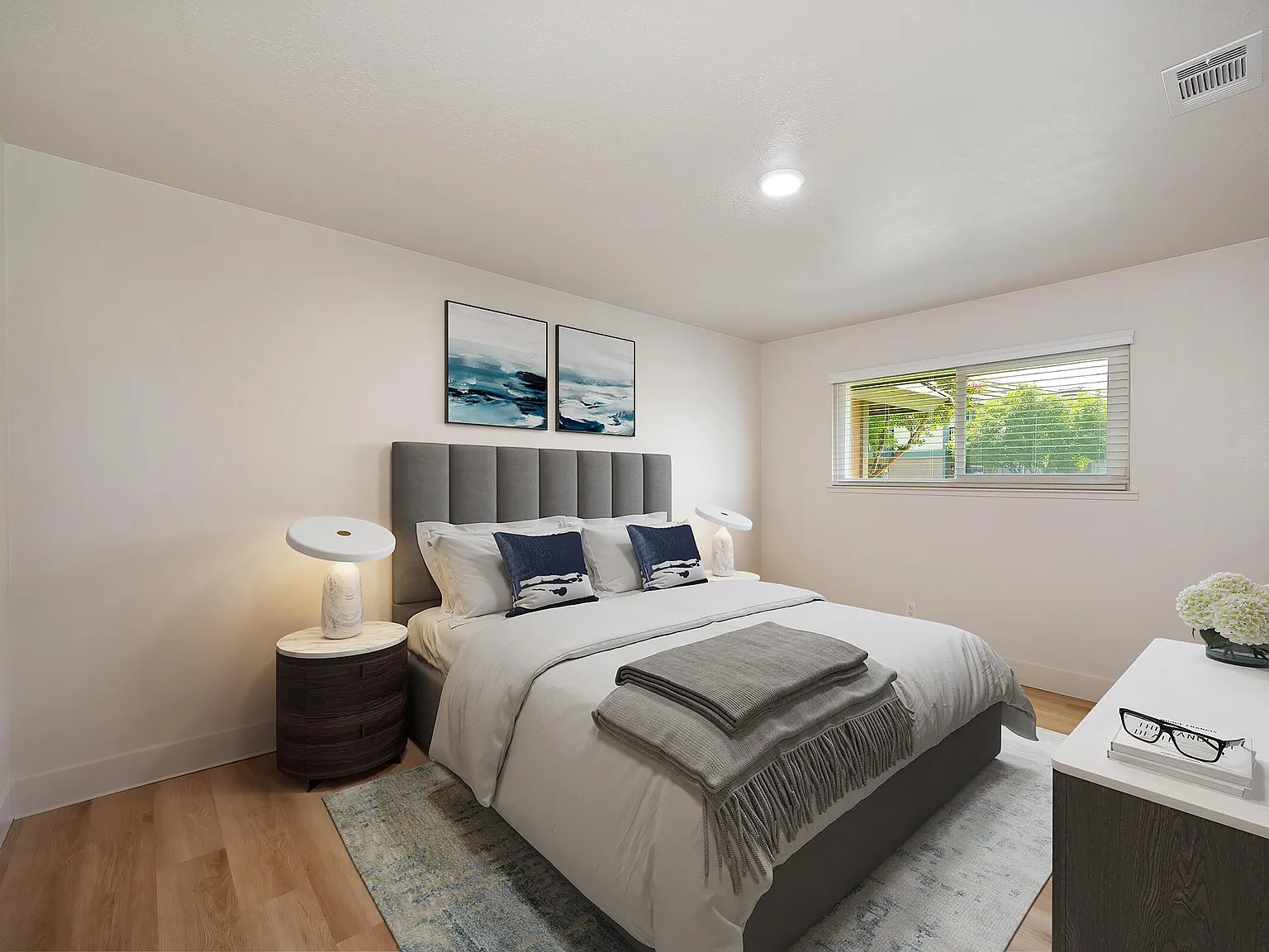 Brentwood Village Apartments — Photo 4