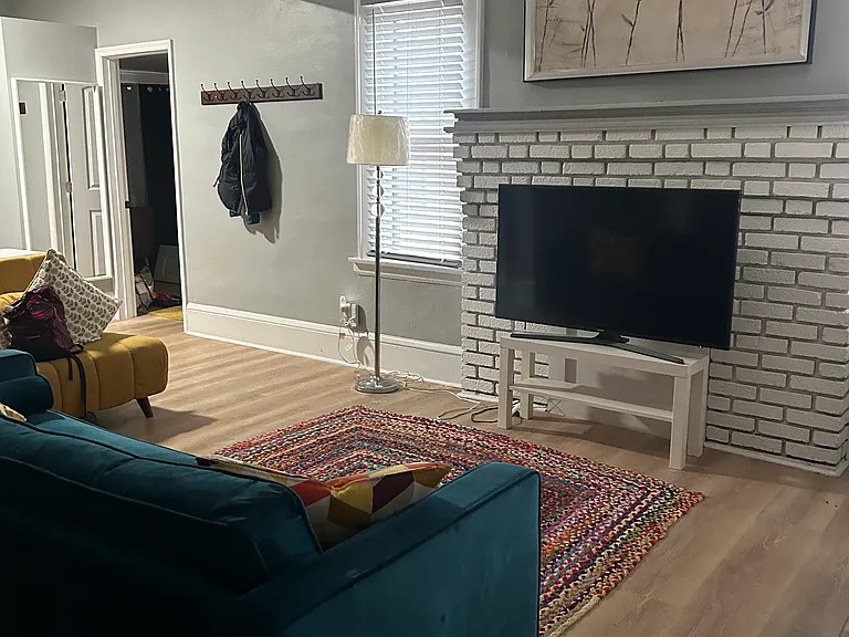 4226 N Pearl St — Photo 17