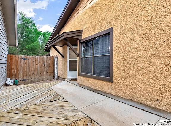 2nd image of 3949 Chimney Springs Dr