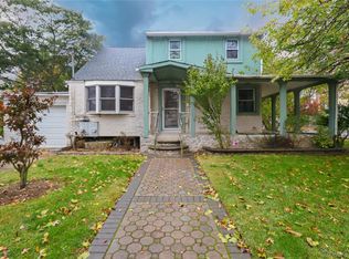 229 E Hawthorne Avenue, Valley Stream, NY 11580