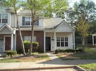 6730 Cypress Tree Ln, Charlotte, NC 28215