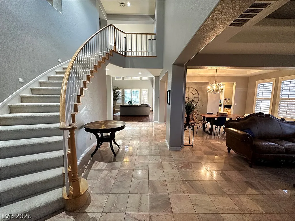 4 bed, 2.5 bath, 3695 sqft, $4,025 — Photo 4