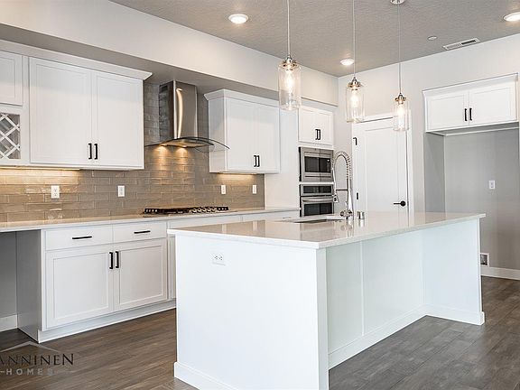 3rd image of 2471 Brodie Ln