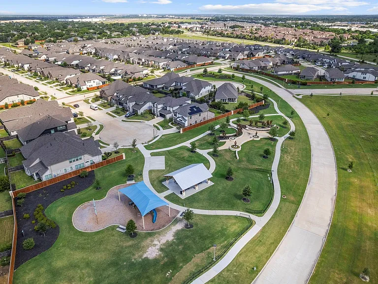 18303 Bluebird Branch Ln — Photo 32