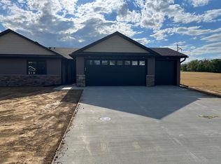 315 11th St, Goodhue, MN 55027