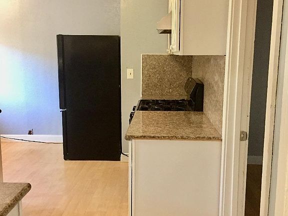 4th image of 1368 E San Antonio St