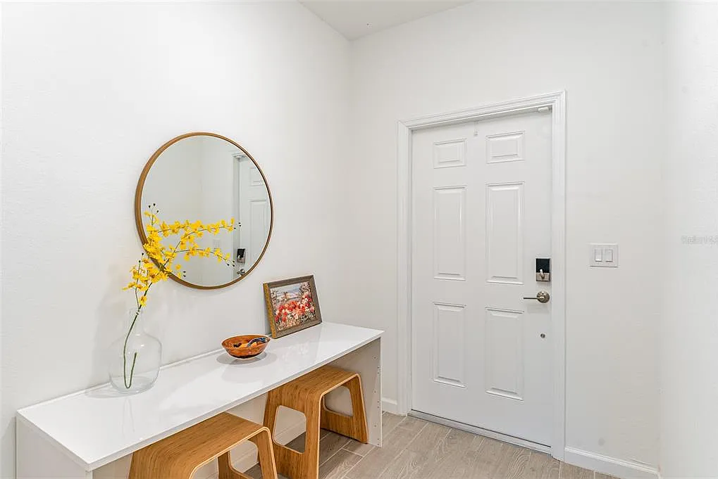 3 bed, 2.5 bath, 1657 sqft, $2,300 — Photo 3