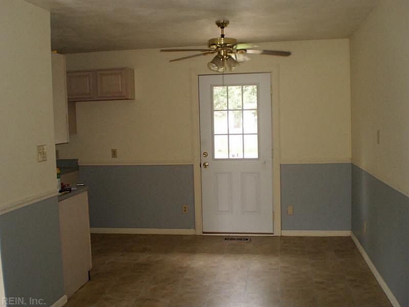 1st image of 2 Kingwood Dr