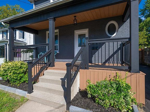 3rd image of 48 Brock St E