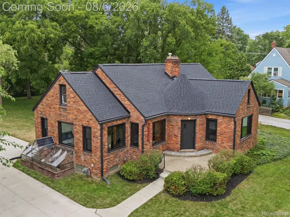 6177 Livernois Rd, Troy, MI 48098
