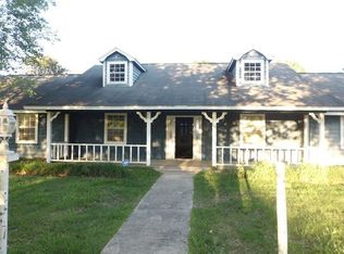 1021 Whippoorwill Ln, Atmore, AL 36502