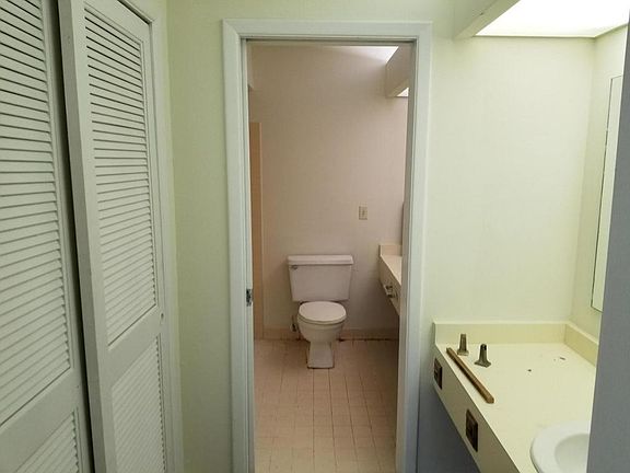 4th image of 105 Chattum Ct