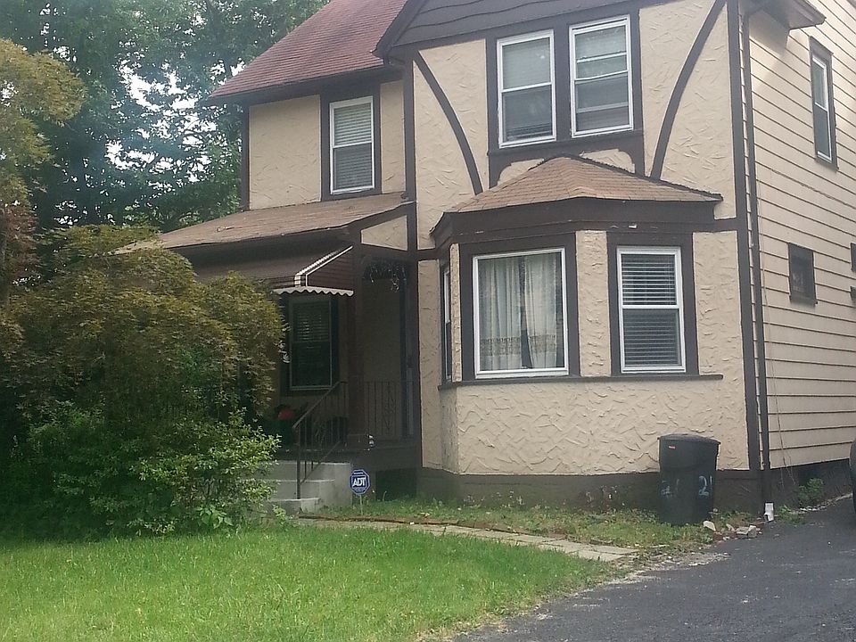 1st image of 21 Park End Pl