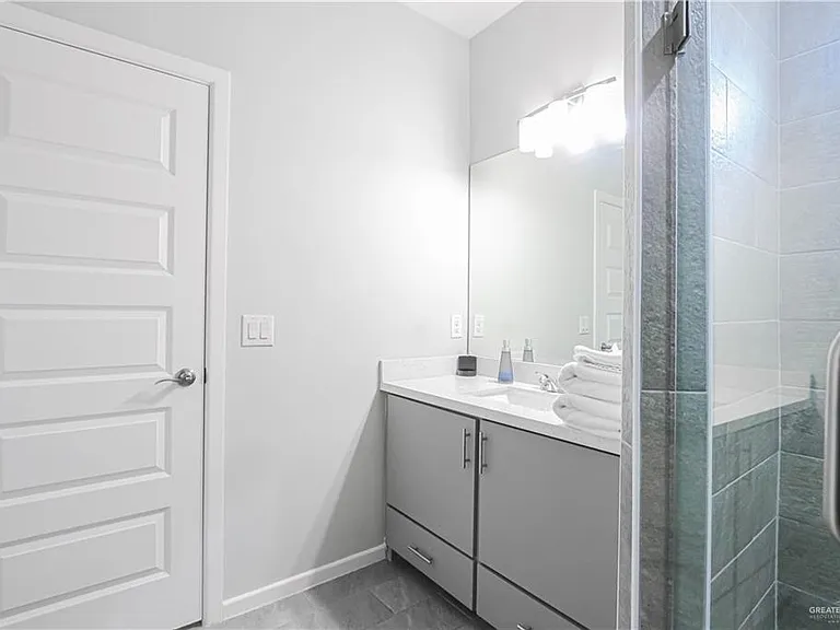 913 N Maryland St — Photo 19