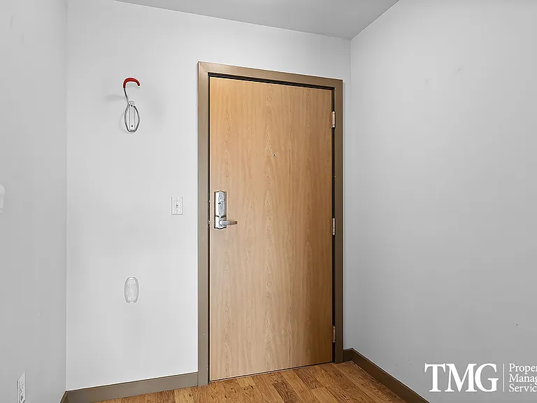 Corbett Heights Apartment Homes — Photo 38