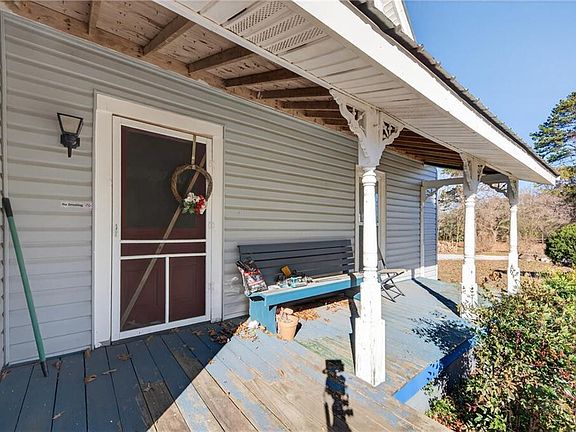 4th image of 655 Lewis Roberts Rd