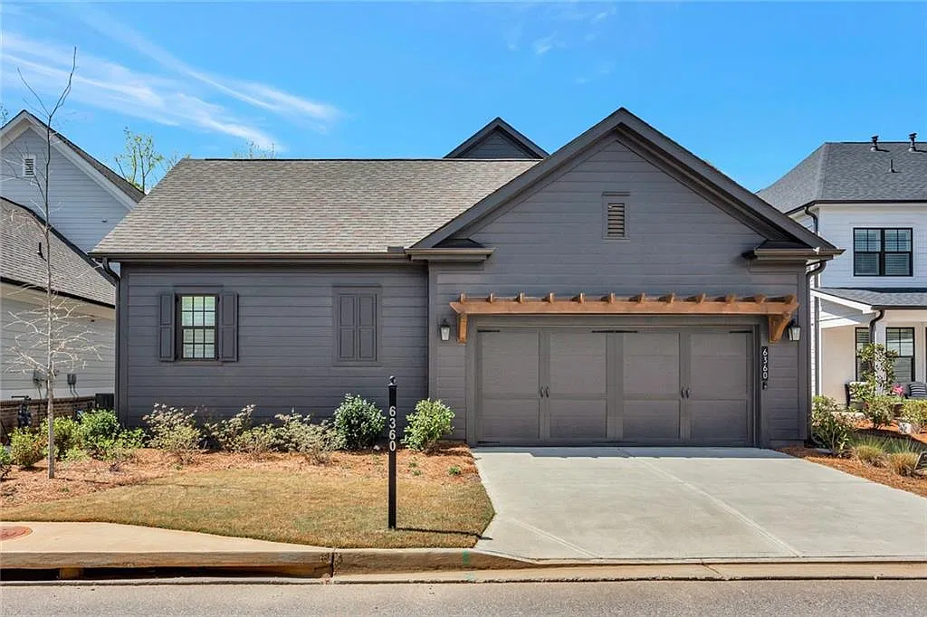 5 bed, 4.5 bath, 3189 sqft, $4,800 — Photo 1
