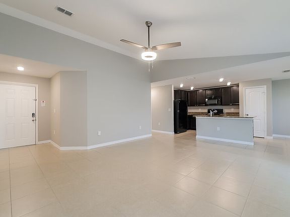 5th image of 246 Hyacinth Ct