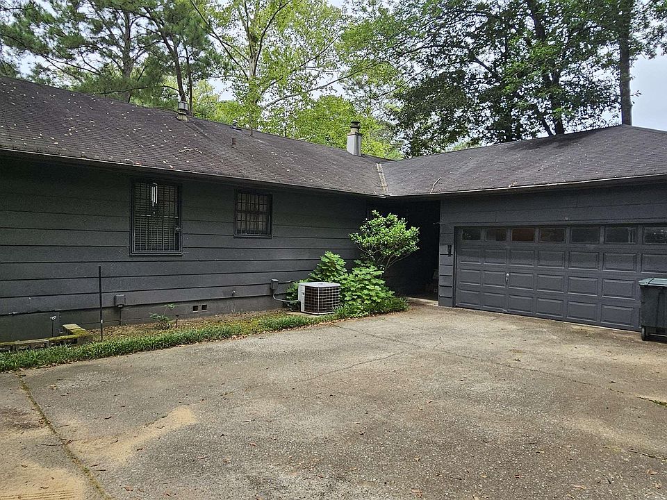 2nd image of 409 Leach Dr