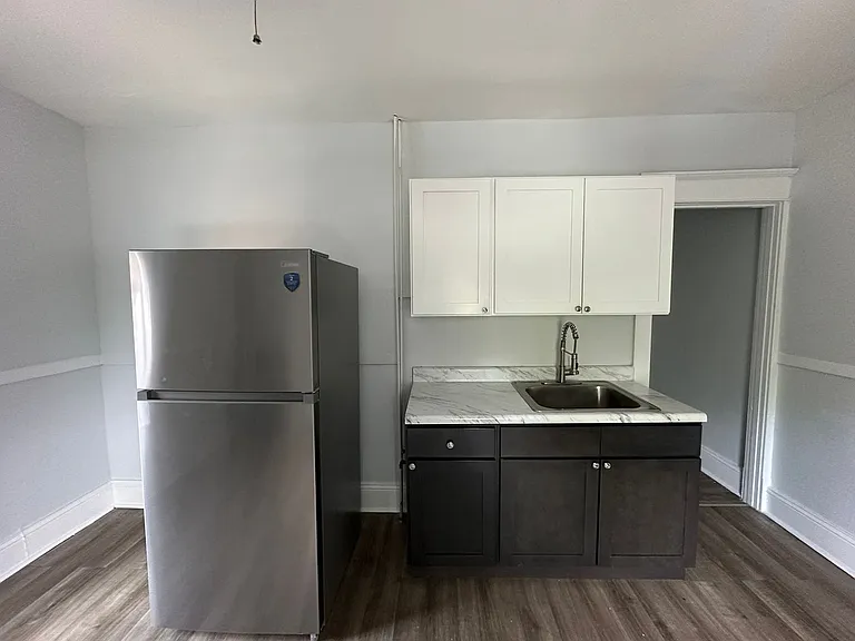 56-60 Fort Pleasant Avenue — Photo 12