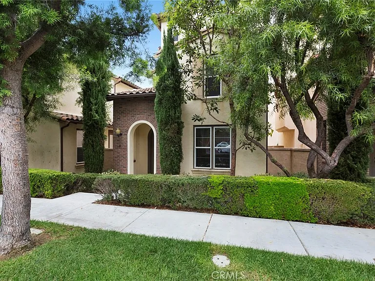 21 Tall Oak — Photo 1