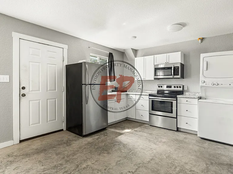 516 N 31st St #1 — Photo 3
