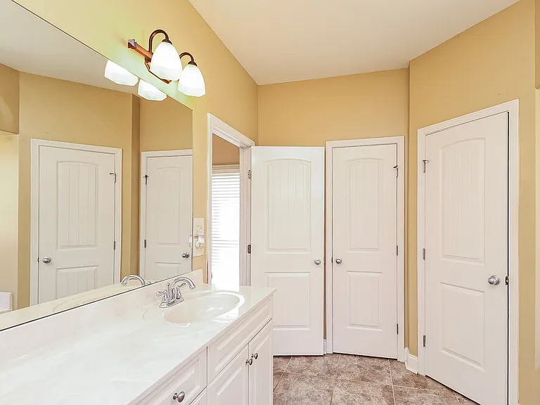 2045 Highview Way — Photo 17