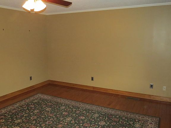 3rd image of 324 Nora Dr
