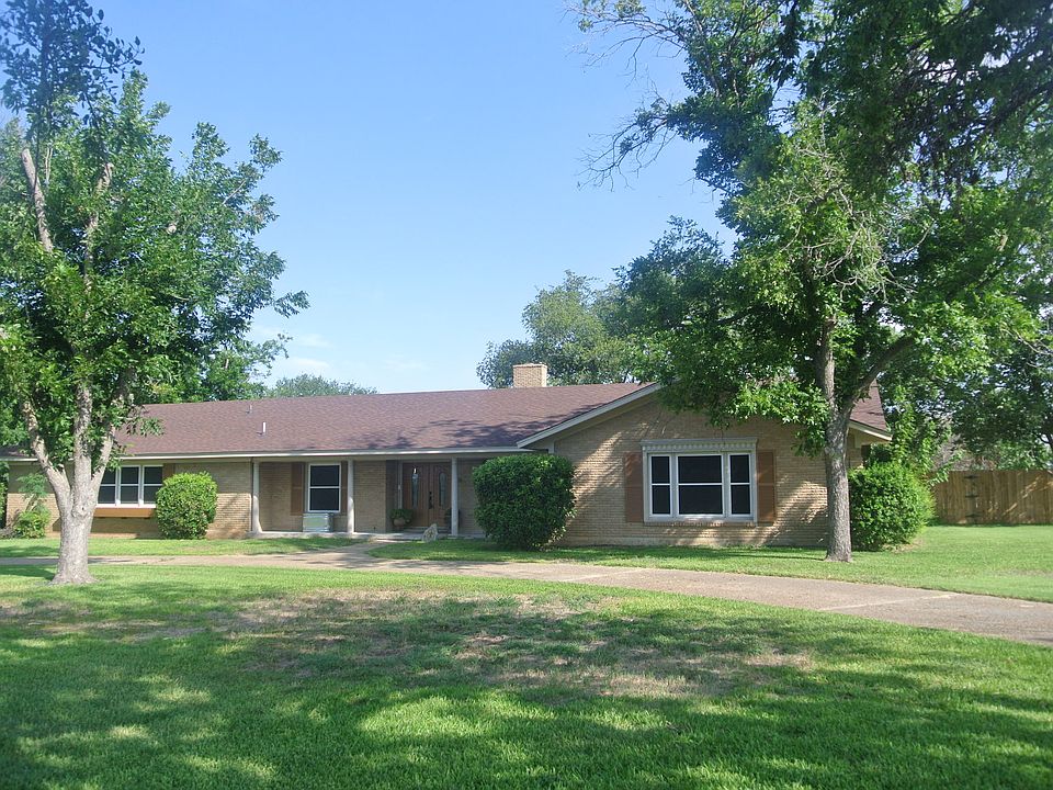 Circle cement driveway