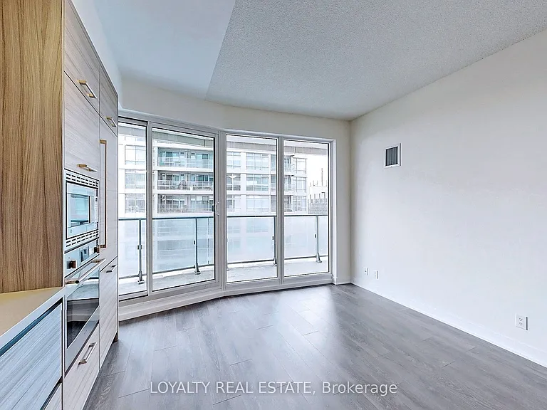 2221 Yonge St #1705 — Photo 16
