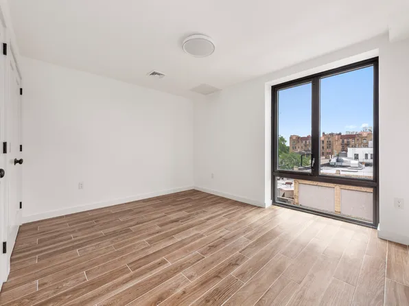 32-24 Steinway Street image 6 of 12