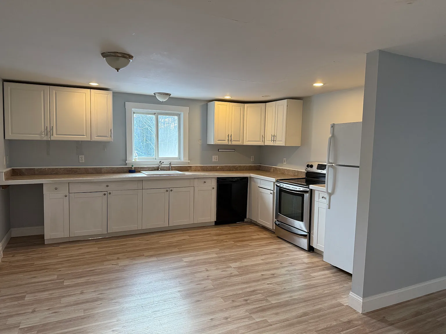 2 bed, $1,700 — Photo 2