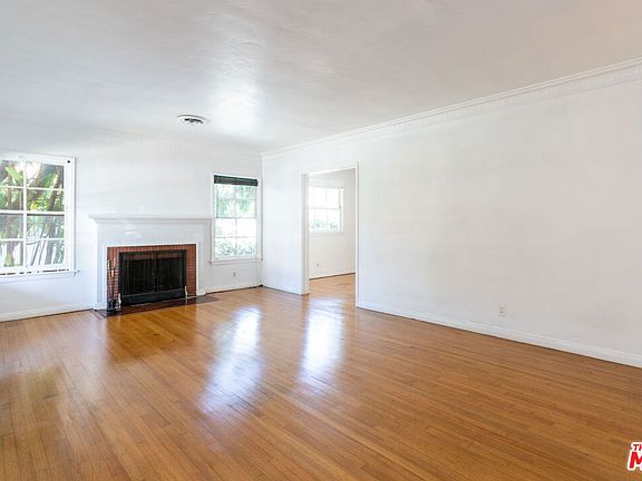 4th image of 10506 Bloomfield St