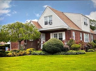 3 Standish Rd, Valley Stream, NY 11580