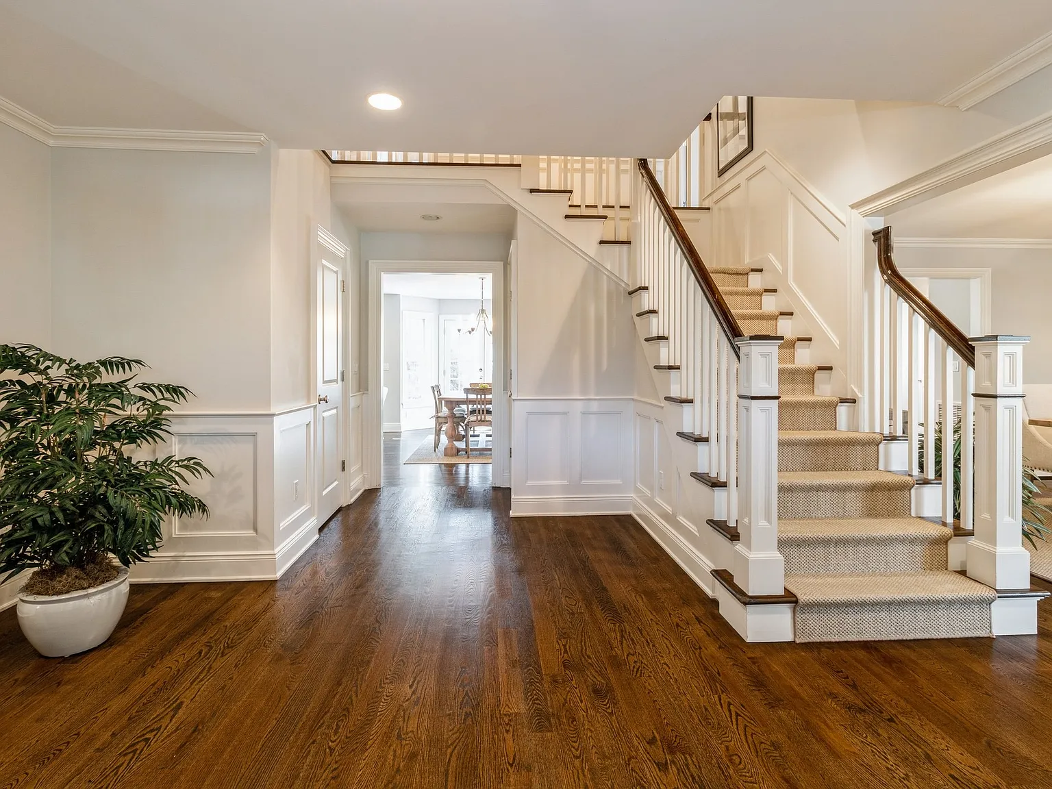 Pristine and Peaceful Traditional Southampton North — Photo 4