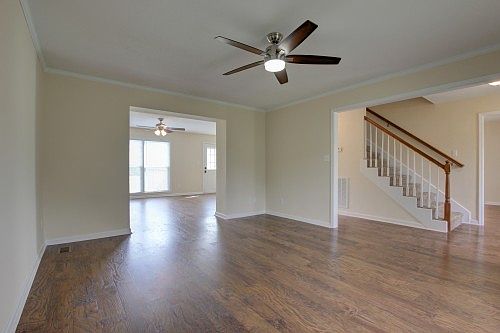 5th image of 716 W Creek Dr