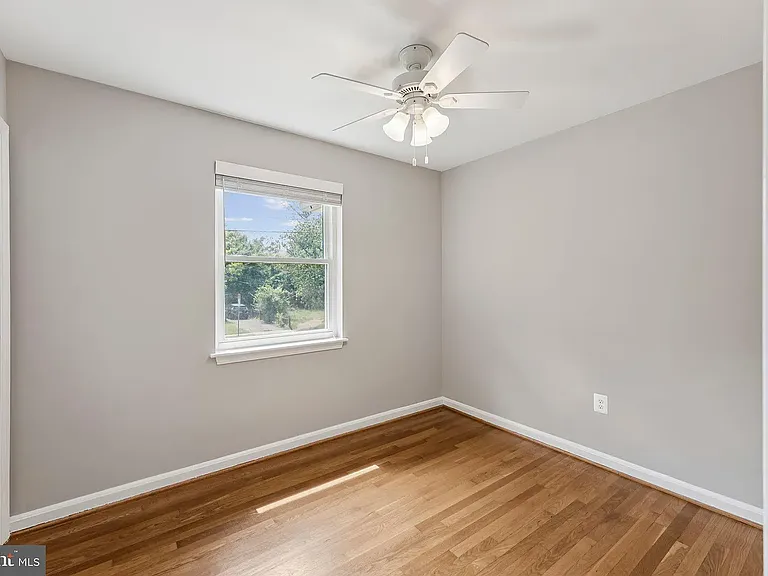 109 Falls Ave — Photo 10