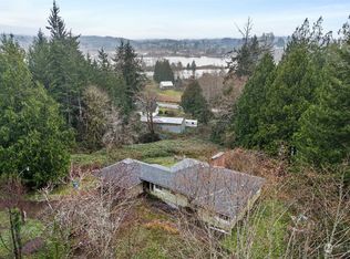 15 Hammond Rd, Raymond, WA 98577